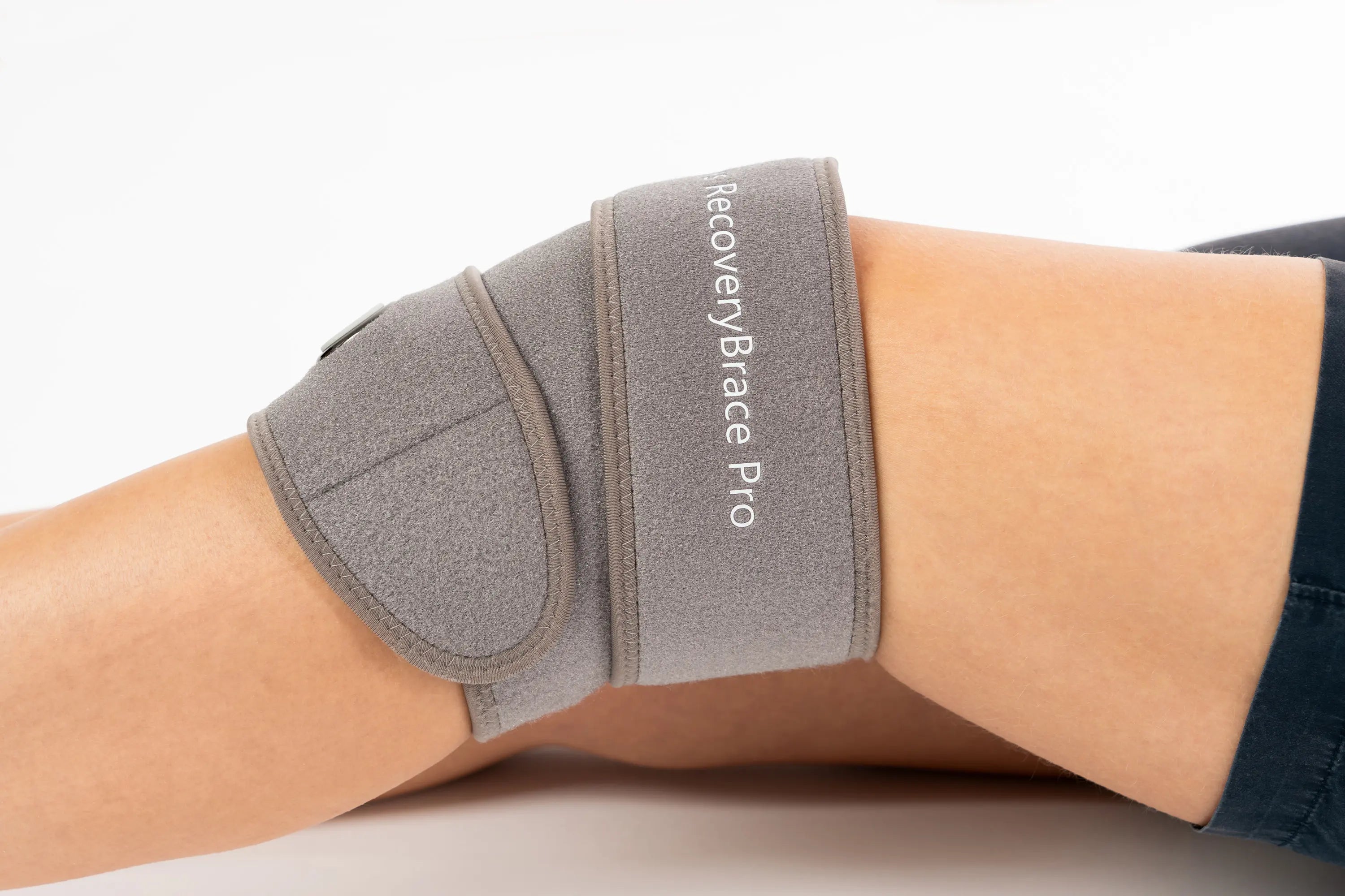 Vulpés RecoveryBrace PRO - smart heated band